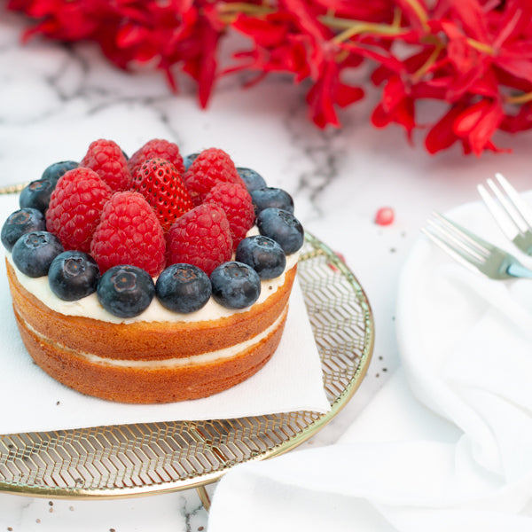 Keto Mixed Berries Cake (Cake for 2 people)